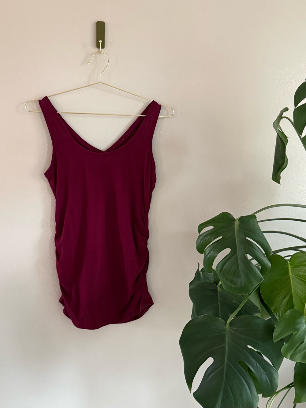 👶🏼Maternity Bundle 3/$20👶🏼 
Maternity V-Neck Tank Top